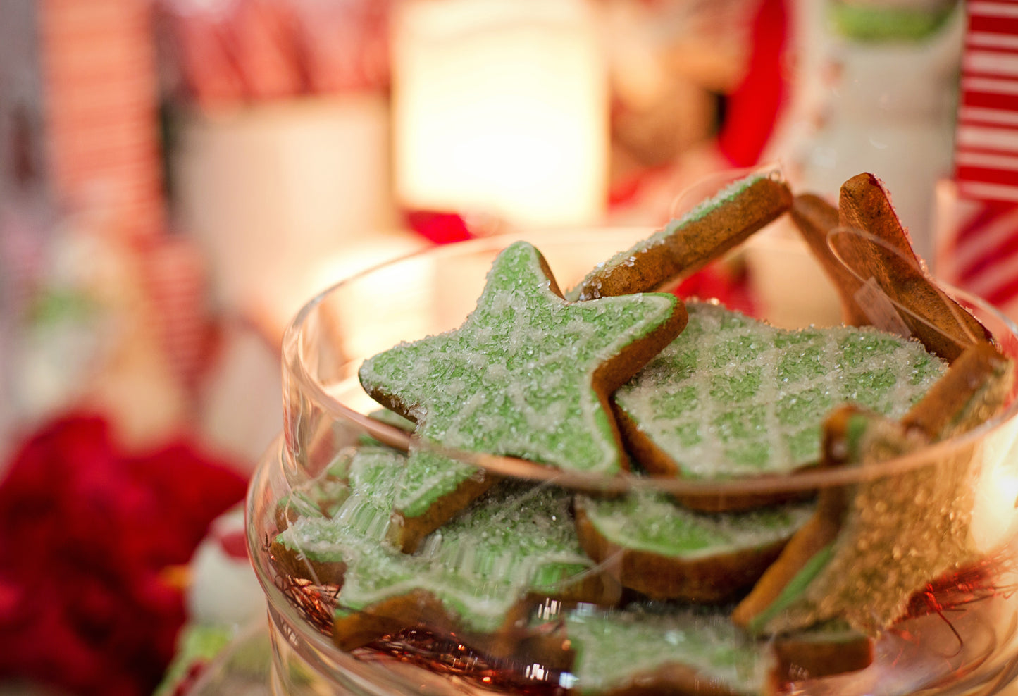 Low waste Christmas gift ideas - handmade cookies in a cookie jar.