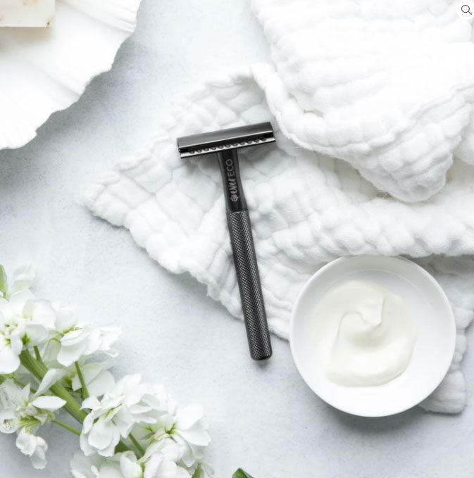 Load image into Gallery viewer, Ever Eco reusable matte black safety razor. Diminish.
