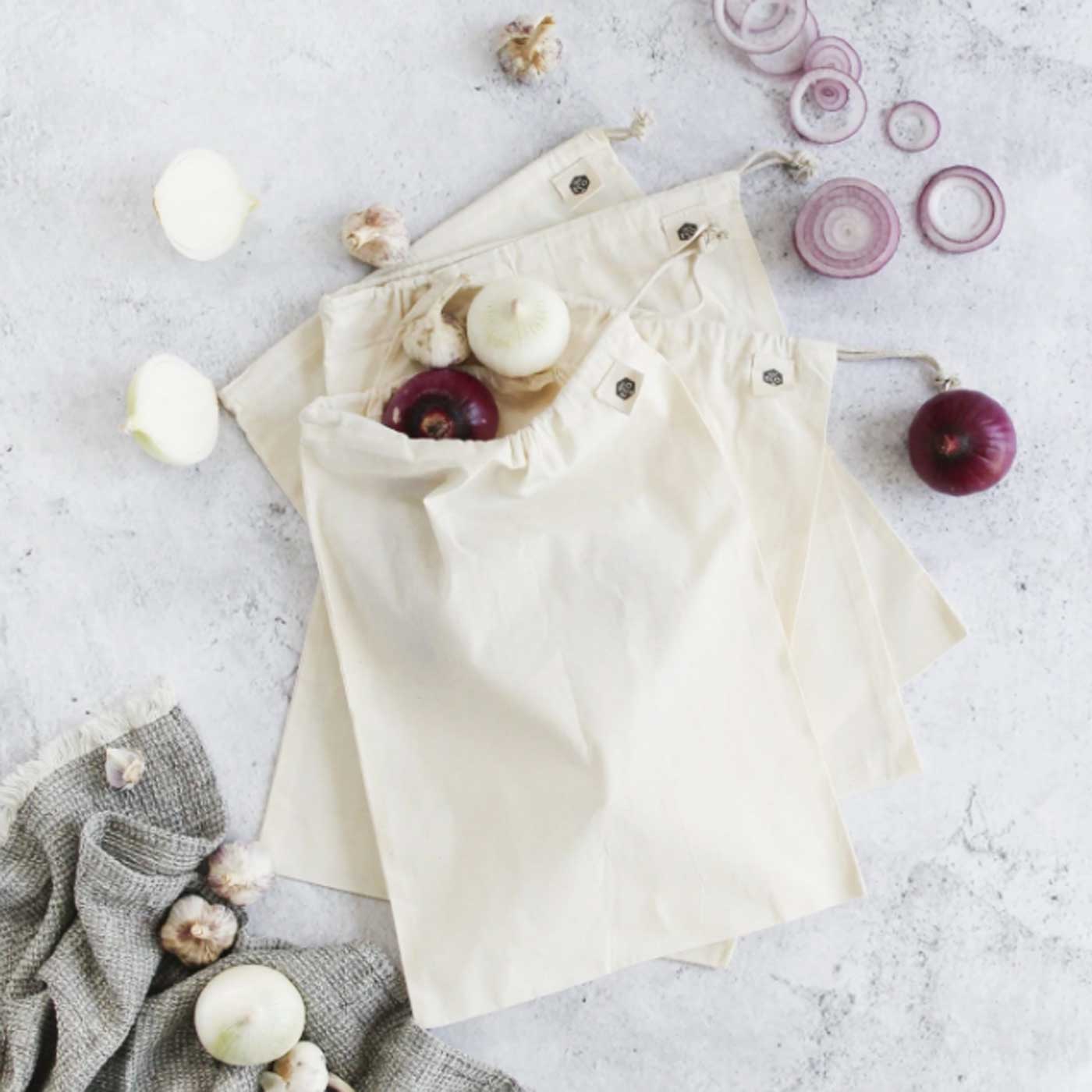 Set of 4 sustainable cotton and plastic-free reusable produce bags