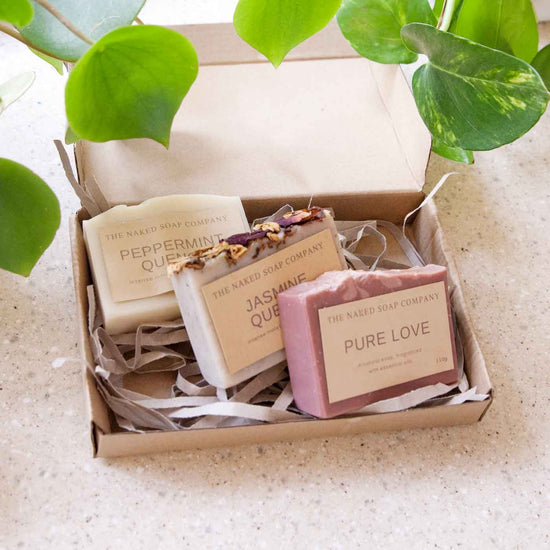 Load image into Gallery viewer, Set of 3 vegan and all-natural plastic-free handmade soaps.
